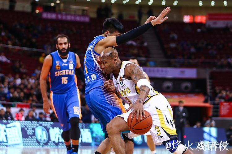 莫兰特复出后全场20中7,三分5中2得到21分4篮板10助攻 莫兰特复出后全场20中7,三分5中2得到21分4篮板10助攻